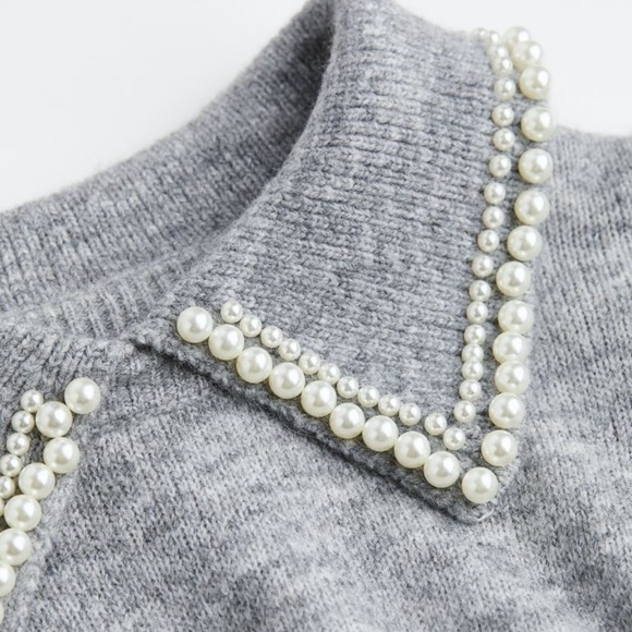 Grey pearl collared sweater - Picture 2 of 3